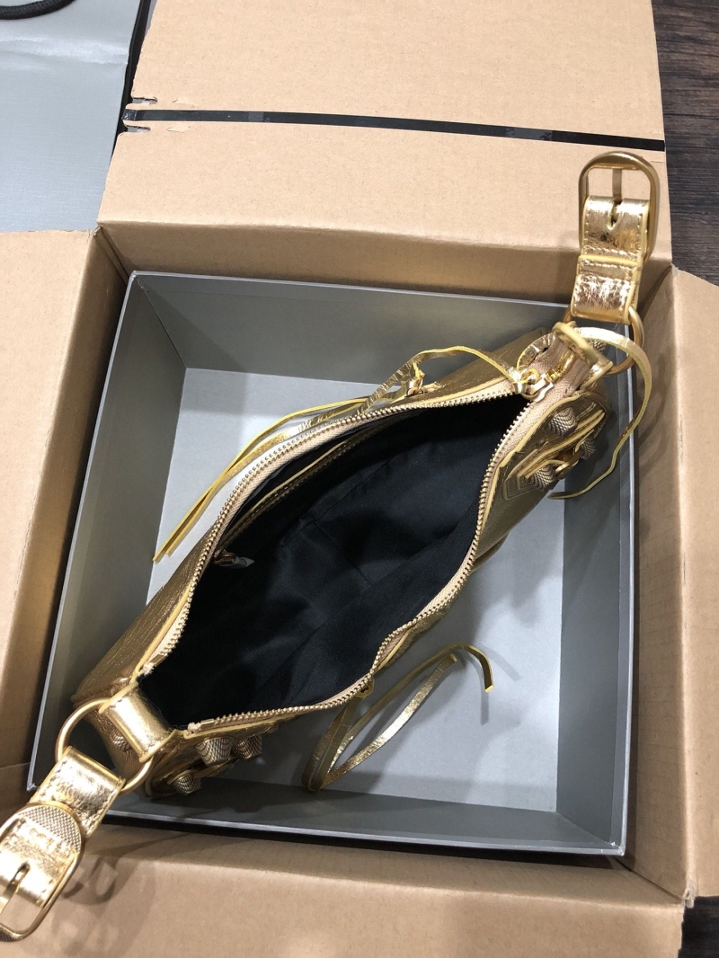 Ba1en*iaga le cagole bags